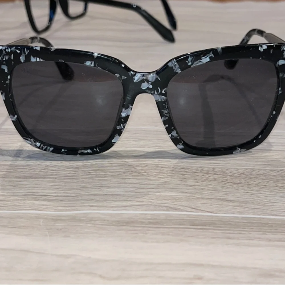 Diff eyewear BELLA polarized sunglasses & Quay after party frames